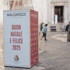 La cerimonia in piazza Odegitria