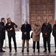 La cerimonia in piazza Odegitria