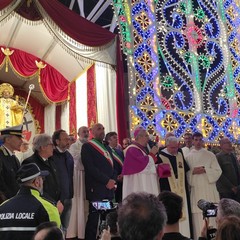 I fuochi d'artificio e le luminarie di San Nicola 2025