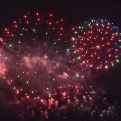 I fuochi d'artificio e le luminarie di San Nicola 2025