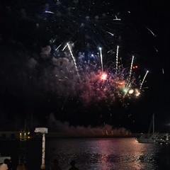 I fuochi d'artificio e le luminarie di San Nicola 2025