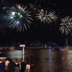 I fuochi d'artificio e le luminarie di San Nicola 2025