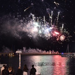 I fuochi d'artificio e le luminarie di San Nicola 2025