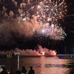 I fuochi d'artificio e le luminarie di San Nicola 2025