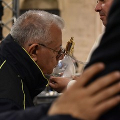 Prelievo sacra manna San Nicola 2025