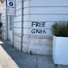 Le scritte durante la manifestazione