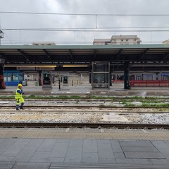 Pochi turisti in stazione deserta
