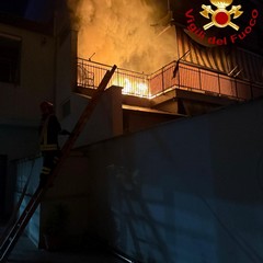 Incendio in un appartamento a Capurso: intervenuti i Vigili del Fuoco di Bari