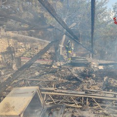 Incendio presso il Ranch Natalino di Bitritto: intervenuti i Vigili del Fuoco