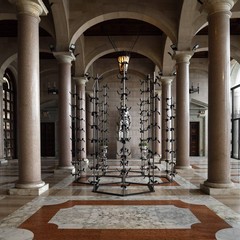 Installazione ambientale dellartista barese Pamela Diamante