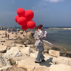pennywise in spiaggia a bari