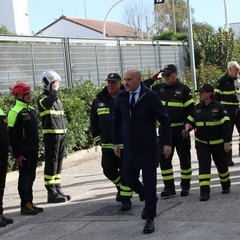 Il sottosegretario all'Interno Emanuele Prisco all'incontro con i Vigili del Fuoco di Bari