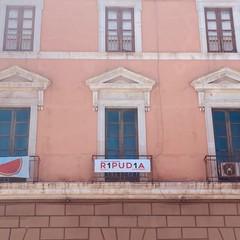 Striscioni R1PUD1A a Bari