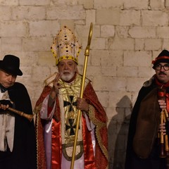 San Nicola, Bari festeggia il Santo: si illumina a festa la Città Vecchia