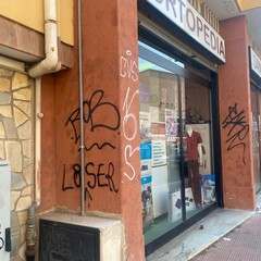 scritte sui negozi