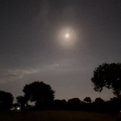 la superluna vista da alberobello