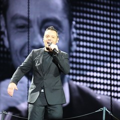 Tiziano Ferro incanta il pubblico di Bari