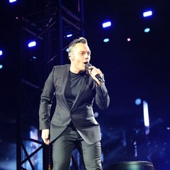 Tiziano Ferro incanta il pubblico di Bari