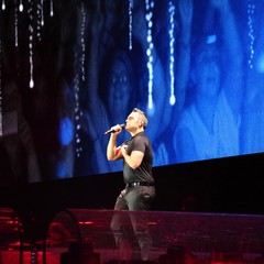 Tiziano Ferro incanta il pubblico di Bari