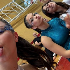 A Bari piccoli talenti crescono: sette bambine sul podio al campionato di spirale aerea