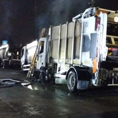 I danni dopo l'incendio al deposito STP