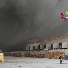 Maxi incendio nella sede di Terminal Puglia a Rutigliano