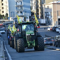 Protesta agricoltori con i trattori Coldiretti Puglia