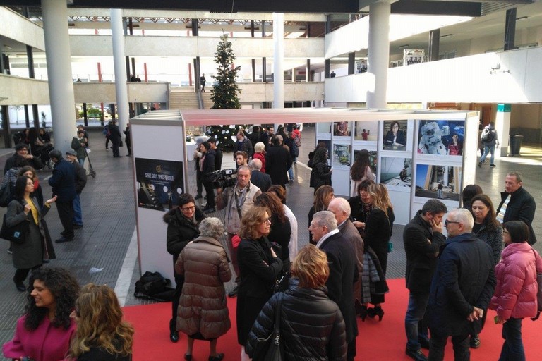 mostra Space Girls, Space Women