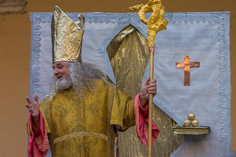 il maggio al Piccinni lo spettacolo itinerante San Nicola dei baresi