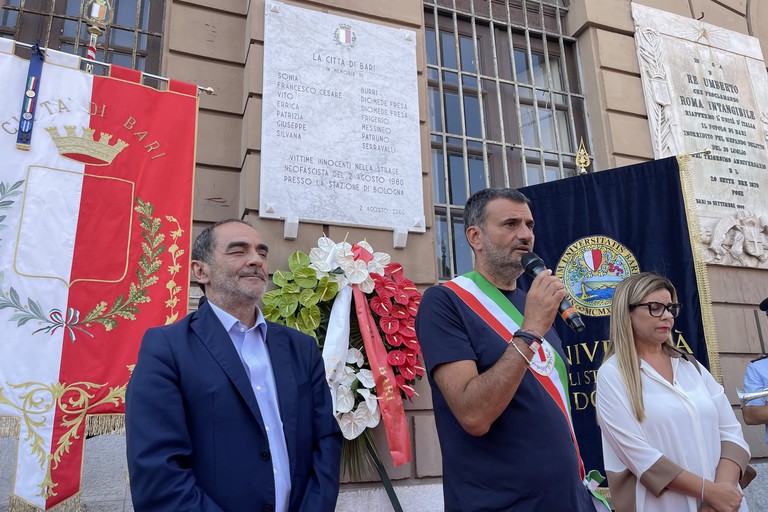 Anniversario strage di Bologna questa mattina deposizione corona di fiori