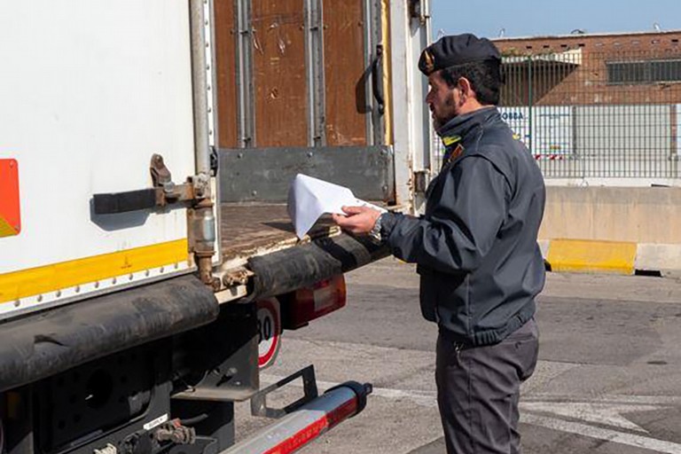 Immigrazione clandestina, finanzieri impegnati a Bari in attività di contrasto e repressione