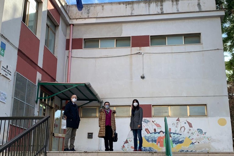 stamattina sopralluogo ass Galasso e Romano alla scuola Gandhi