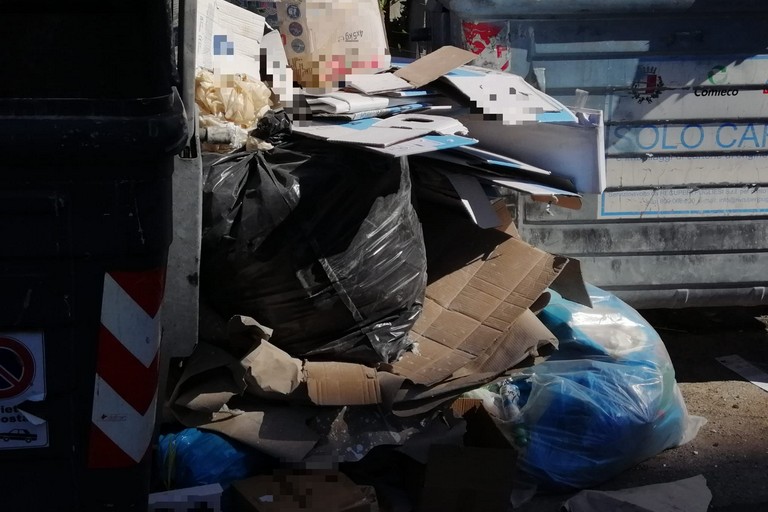 Abbandono rifiuti a Bari