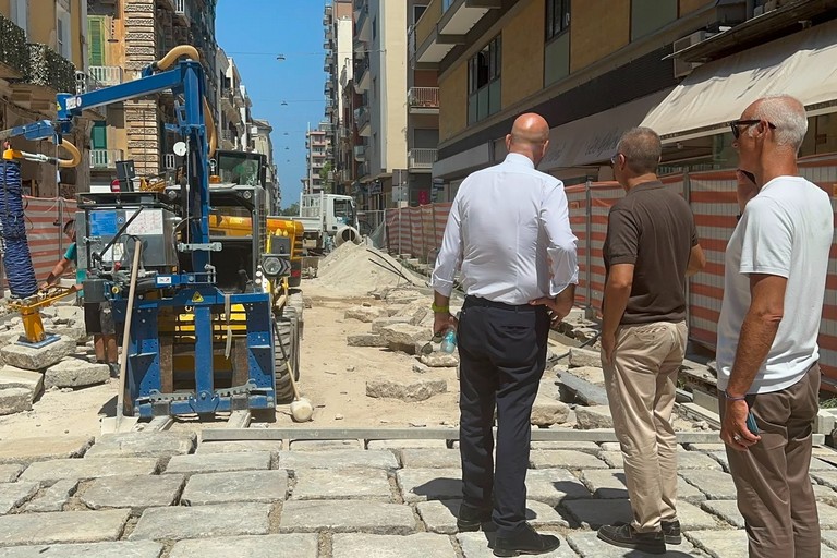 Leccese sul cantiere di via Manzoni. <span>Foto Comune di Bari </span>