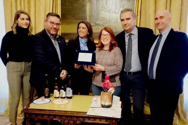 questa mattina il riconoscimento dellamministrazione comunale al Birrificio Bari