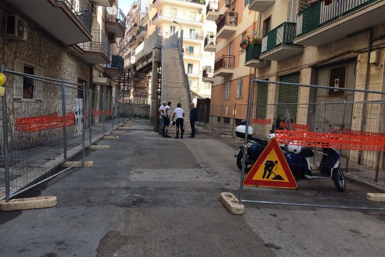 allestimento cantiere nuova passerella pedonalevia Imperatore Traiano