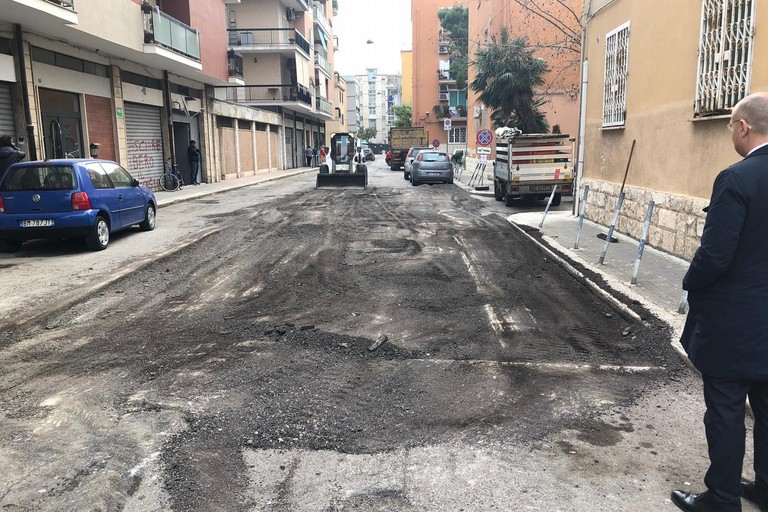 al via i lavori di rifacimento dellasfalto in via de lilla a cura di Open fiber