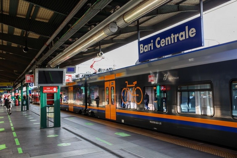 Treno regionale - Stazione Centrale. <span>Foto Ferrovie.it</span>