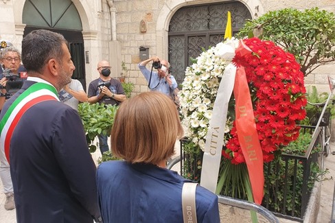 XXI anniversario dell omicidio di Michele Fazio nel pomeriggio la cerimonia in largo Amendoni