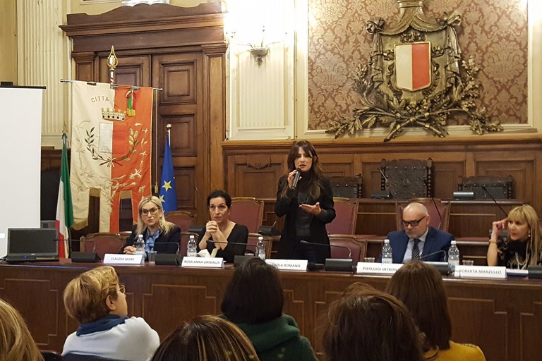 D2 Donne Al Quadrato Corsi Gratuiti A Bari Per Le Donne Che Vogliono Mettersi In Gioco
