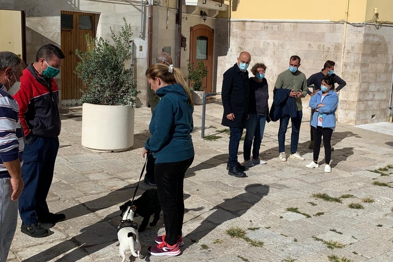 posizionate dieci fioriere in strada Annunziata