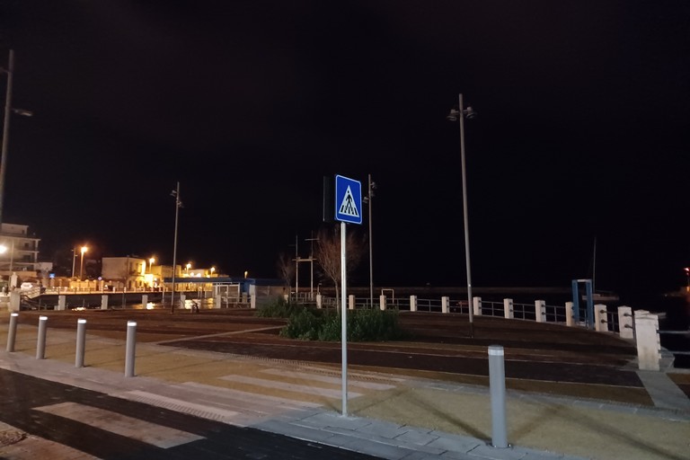 Lungomare S.Spirito al buio. <span>Foto Gianluca Battista</span>