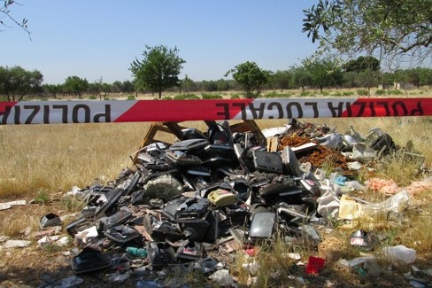 Sequestrata discarica abusiva nei pressi dello stadio San Nicola