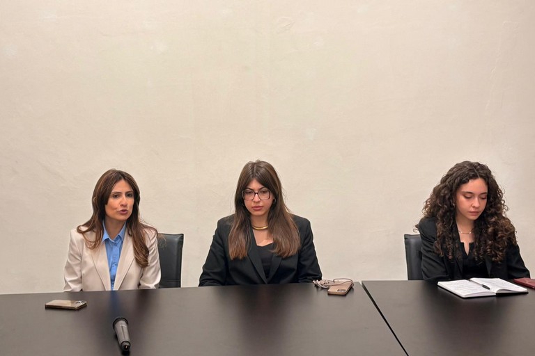 Il aprile giornata di festa e lotta promossa dal Coordinamento antifascista di Bari corteo mostra fotografica e concerto al Parco Rossani foto