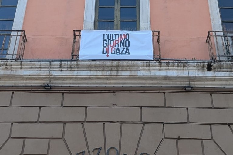 "50.000 sudari per Gaza", il Comune di Bari aderisce al flash mob