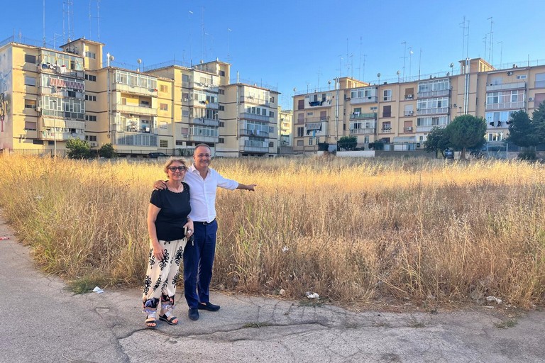 L'assessore nella zona del San Paolo dove nascerà il campo polifunzionale