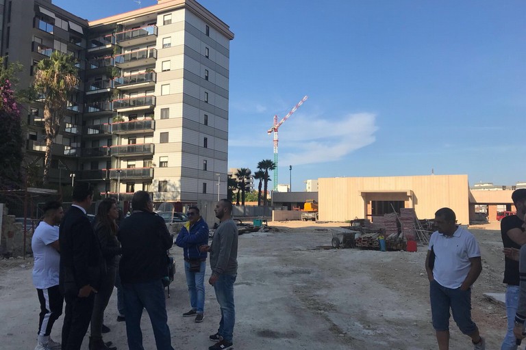 sopralluogo nel nuovo mercato di via Amendola con operatori del mercato di via Nizza