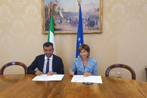siglato il protocollo tra comune e prefettura contro le truffe agli anziani
