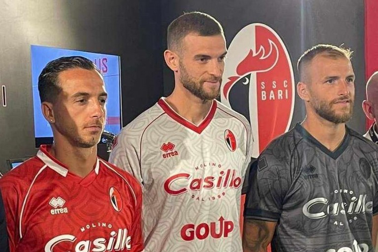 Maiello, Vicari e Sibilli con le nuove maglie Erreà