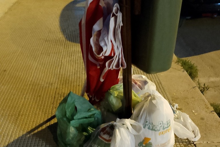 Rifiuti lungomare Santo Spirito